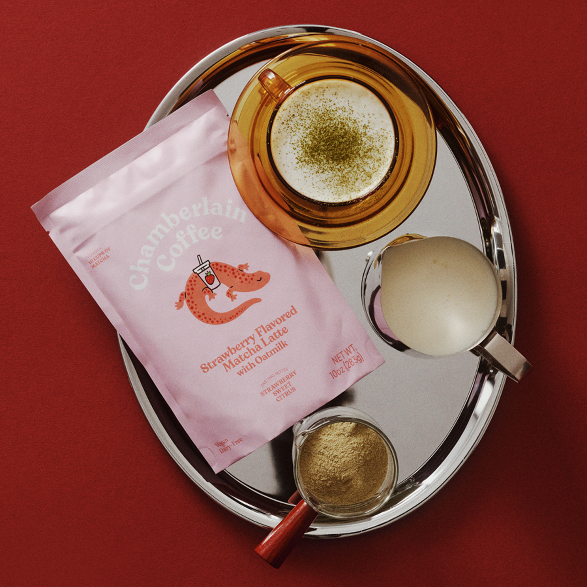 クリーミー　マダラ＆ハシラマ Chamberlain Coffee Matcha Latte with Oatmilk, Strawberry | Thrive