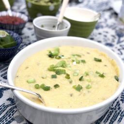 Easy Cheddar Grits, Jalapeno, Hatch Chile & Cheddar