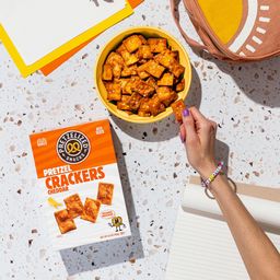 Pretzel Crackers, Cheddar