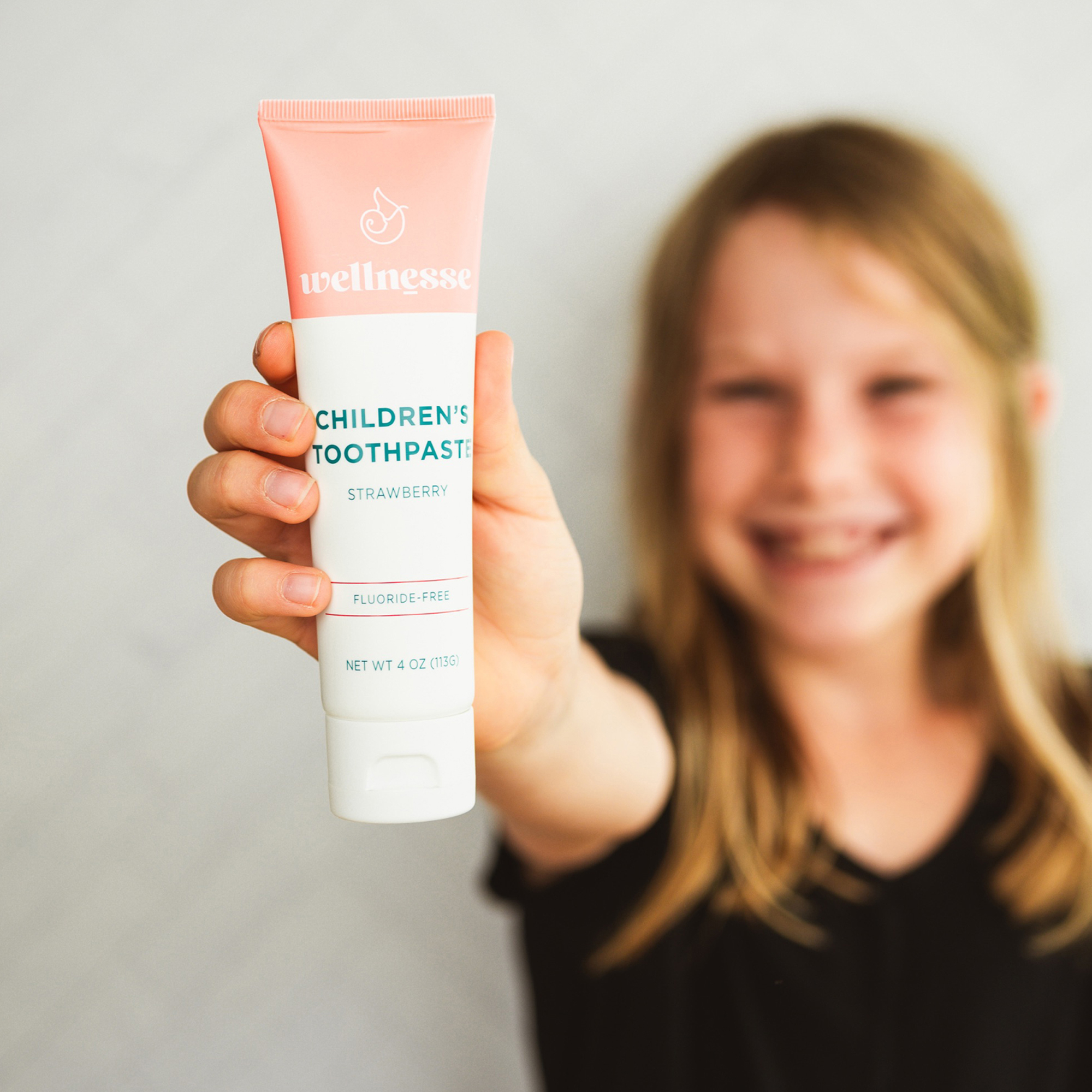 うる 200gベイビー/ショッキング/クリア Kids Toothpaste | Shop Here | NOW Beauty & Health