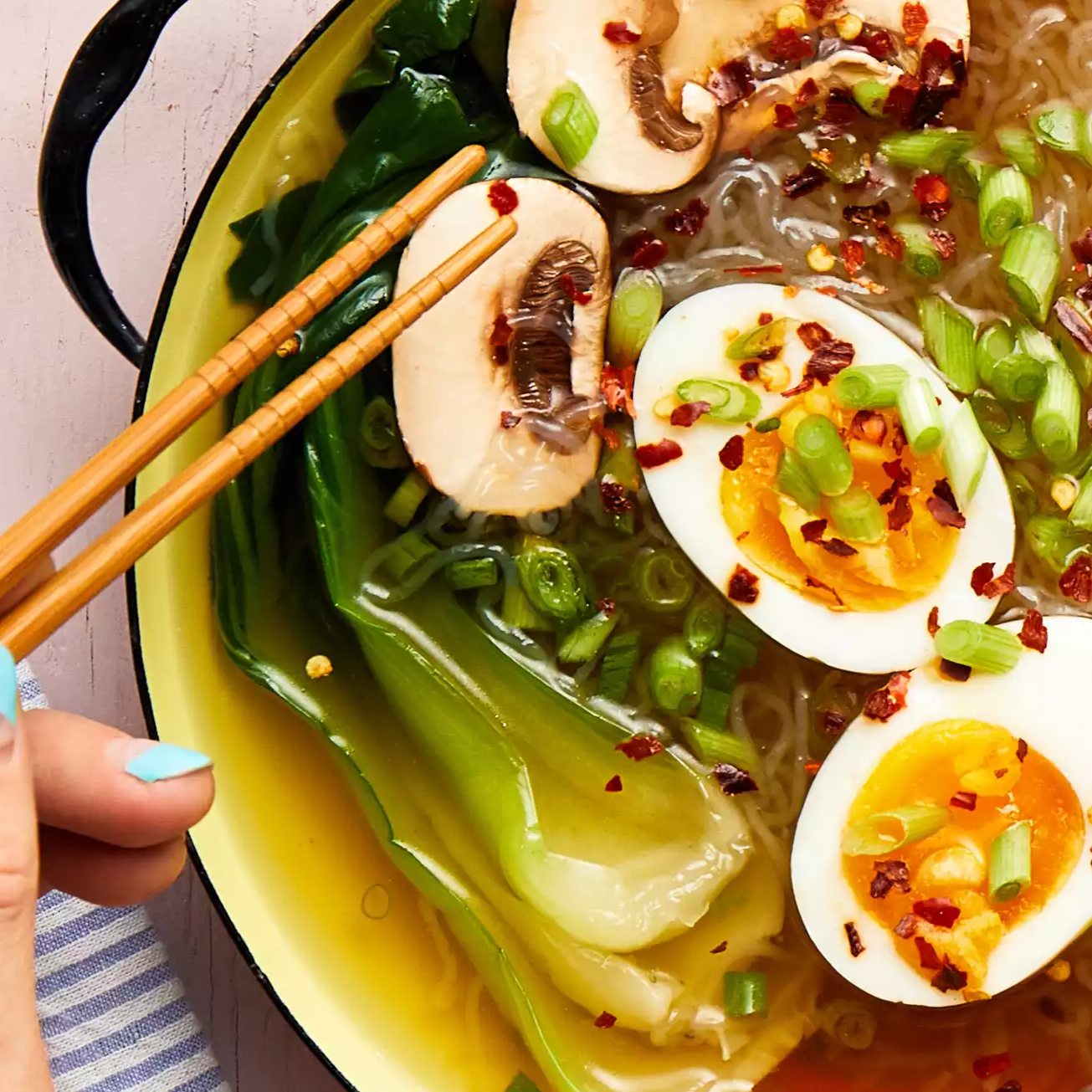 Non-GMO Shirataki Noodles, Spinach Fettuccine | Thrive Market