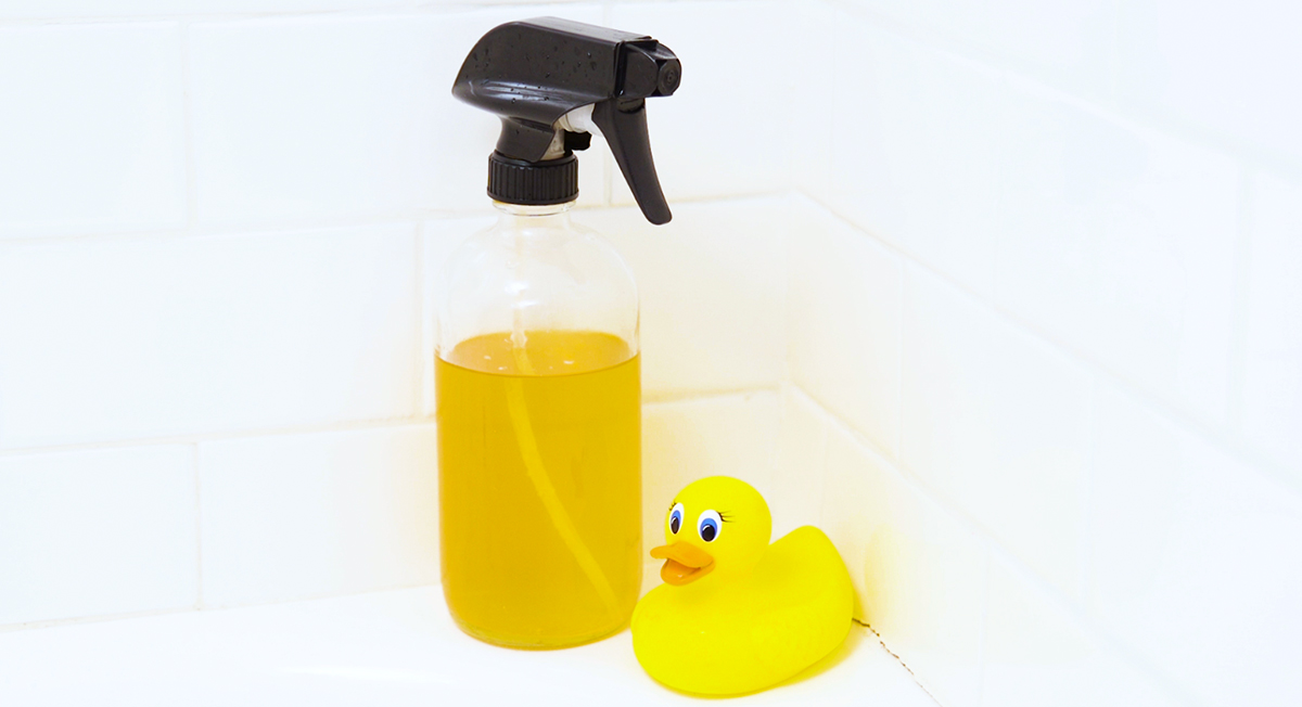 DIY Bathtub Cleaner