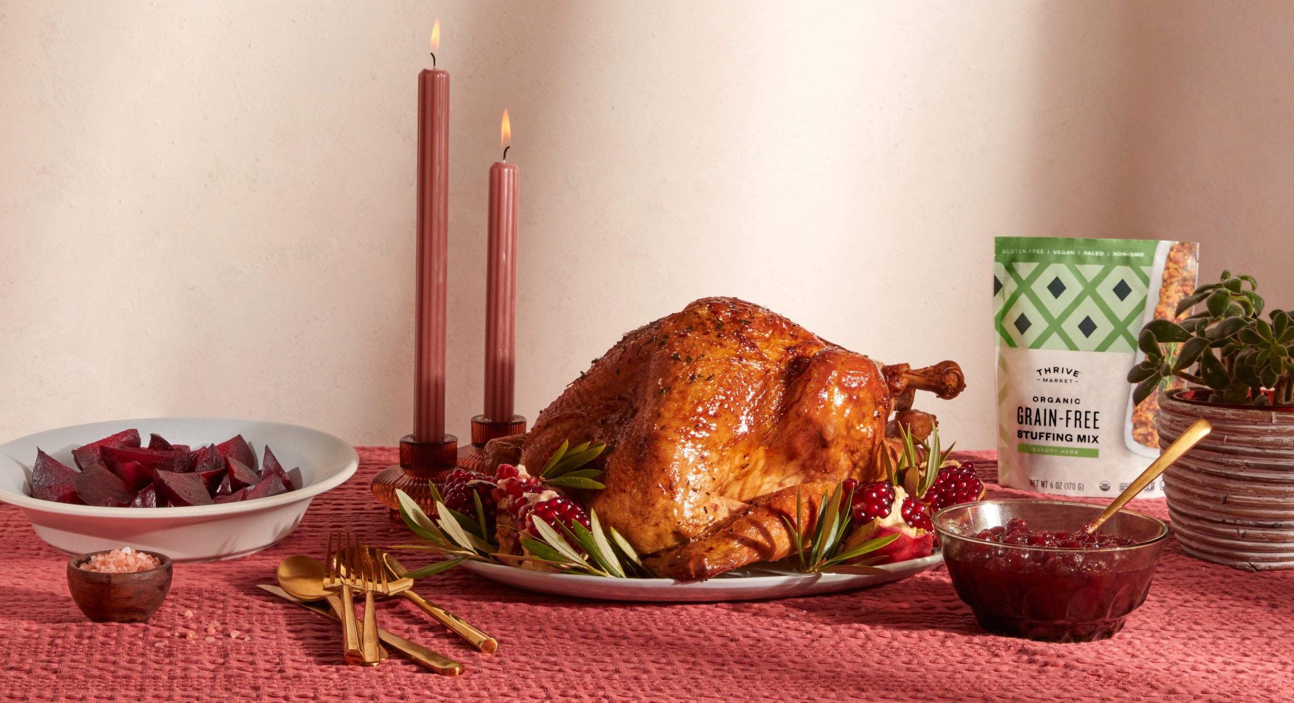 Host a Budget-Friendly Thanksgiving With These Thrifty Tips